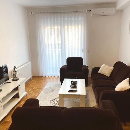 Apartment Troi Pristina Eksteriør bilde