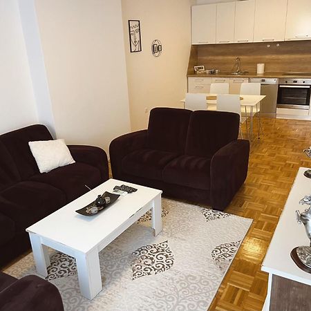 Apartment Troi Pristina Eksteriør bilde