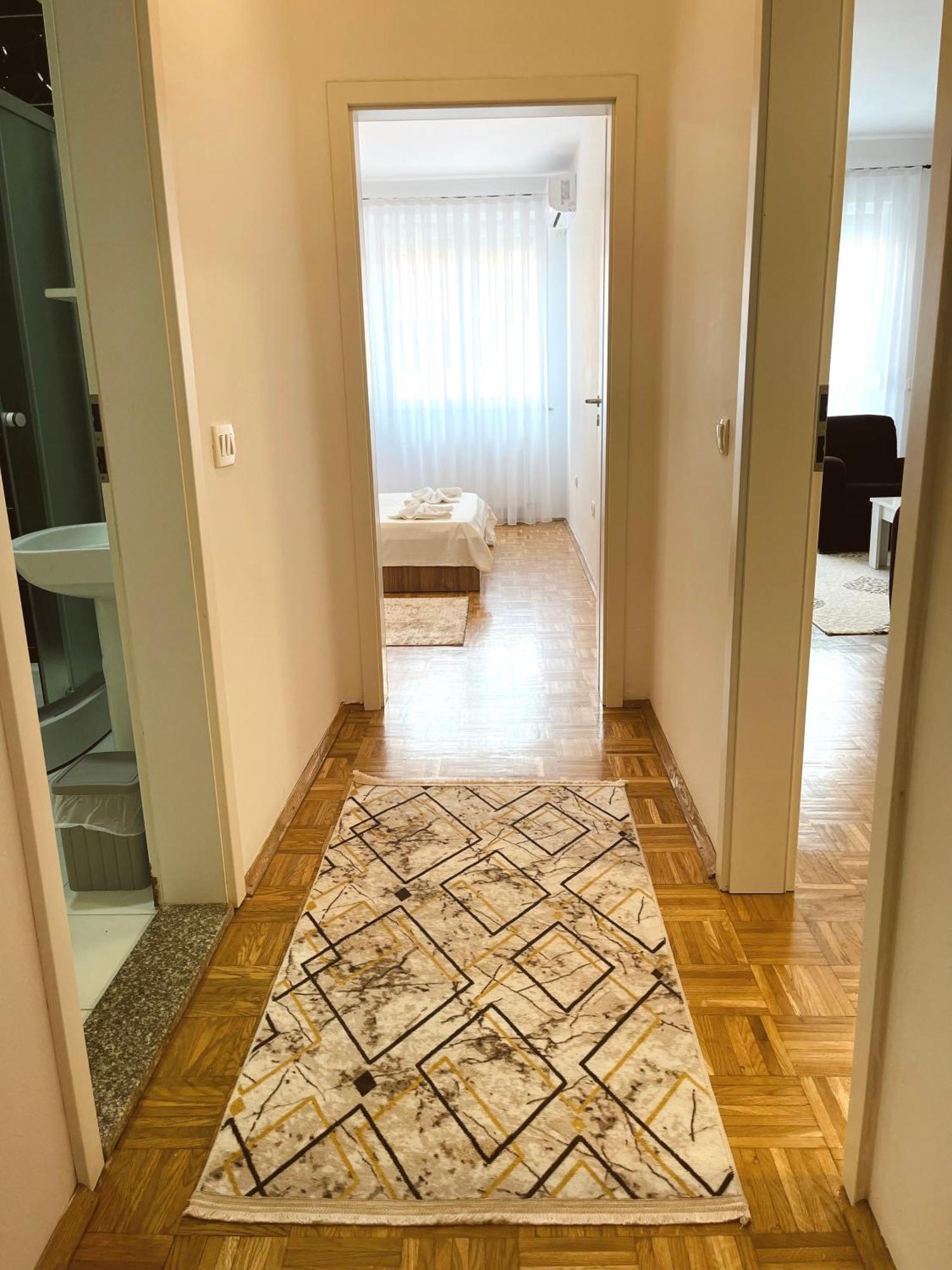 Apartment Troi Pristina Eksteriør bilde